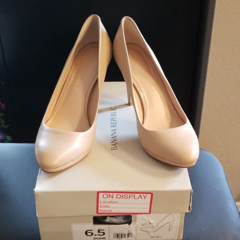 Banana  Republic heels